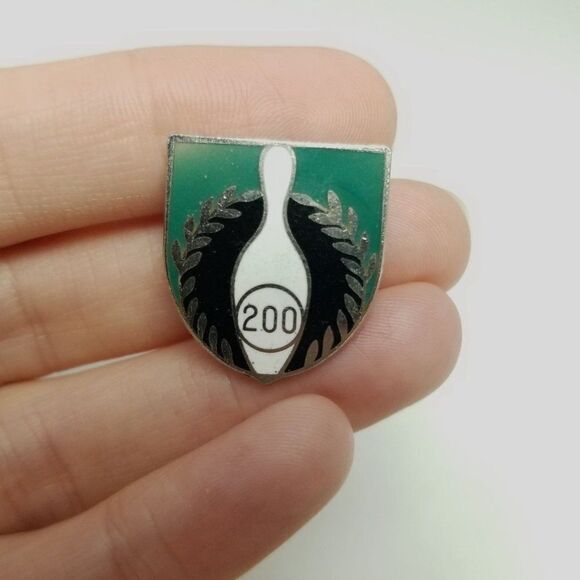 Vintage 200 Bowling Enamel Pin, Made in Japel Brooch, Estate - Picture 5 of 5